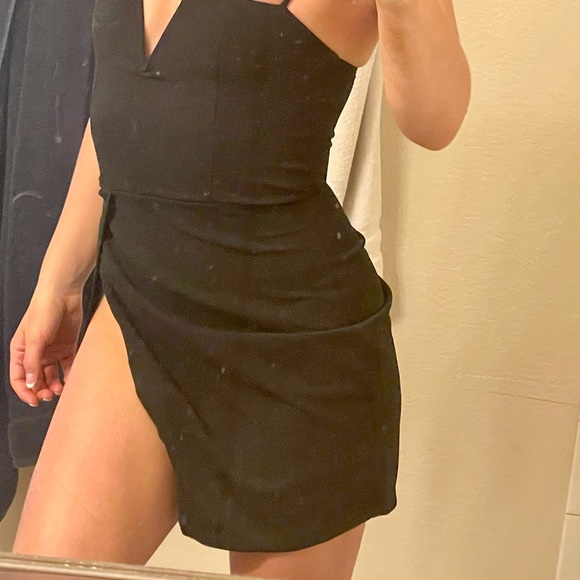 Got an XS and it’s too small for me! NEVER WORN! - Picture 5 of 9